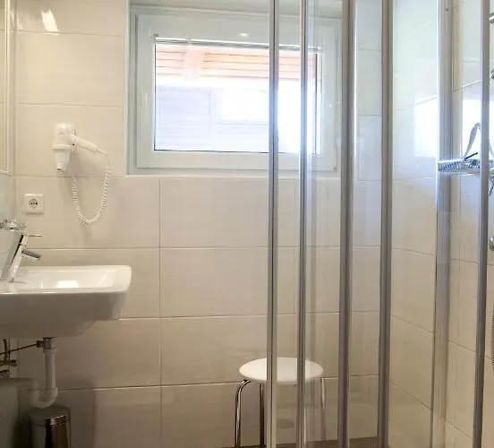 Schistube Steiner Bed & Breakfast